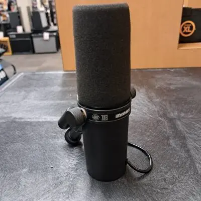 Shure - SM7B 2